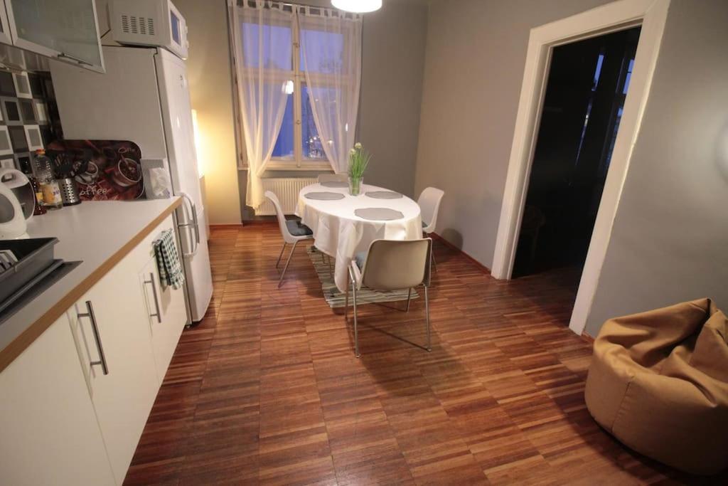 2 Bedrooms Close Vysehrad - Congress Centrum Prag Exterior foto